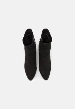 Marco Tozzi StivalettiBlack Donna Stivaletti M3111N117-Q11 -Vendite Scarpe Donna 04974fe531914ffe860a3c29fa46022c