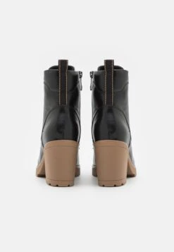 Marco Tozzi Stivaletti StringatiBlack/Nature Donna Stivaletti M3111N10K-Q12 -Vendite Scarpe Donna 1cd1033d102d4b51924a64b87058154a