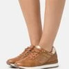 Marco Tozzi Sneakers BasseCognac Comb Donna Sneakers M3111A1M7-O11 -Vendite Scarpe Donna 1d60a832898a44d4aa82aa313dbd4638