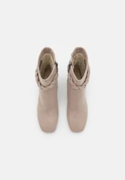 Marco Tozzi By Guido Maria KretschmerStivalettiTaupe Donna Stivaletti M3111N12M-B11 -Vendite Scarpe Donna 2910c352a73d44cf8481cf8efc6709c9