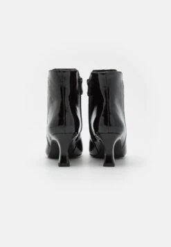 Marco Tozzi StivalettiBlack Donna Stivaletti M3111N10Y-Q11 11 Marco Tozzi StivalettiBlack Donna Stivaletti M3111N10Y-Q11 -Vendite Scarpe Donna 2d2d0109d6224b8d9d6bc2bac4a0a02d