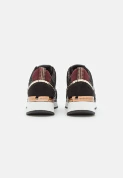 Marco Tozzi Sneakers BasseBlack Donna Sneakers M3111A1M8-Q11 11 Marco Tozzi Sneakers BasseBlack Donna Sneakers M3111A1M8-Q11 -Vendite Scarpe Donna 310d3dbecb72400ba76d6f0b218b7f6a