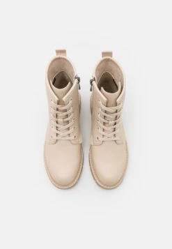 Marco Tozzi Stivaletti Con PlateauCream Donna Stivaletti M3111N110-A11 -Vendite Scarpe Donna 9d2a5e819fa34fb1a0d6901cc99b0788