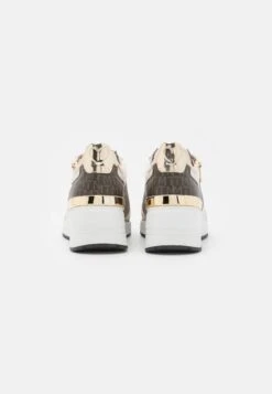 Marco Tozzi Sneakers BasseCream Donna Sneakers M3111A1M0-A11 -Vendite Scarpe Donna c530c7ad358b4978af3ff31a7e273712