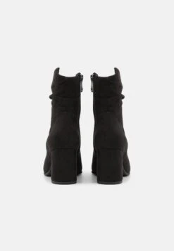 Marco Tozzi StivalettiBlack Donna Stivaletti M3111N112-Q11 -Vendite Scarpe Donna cdee38c6d23e442ca93770fa813161d2